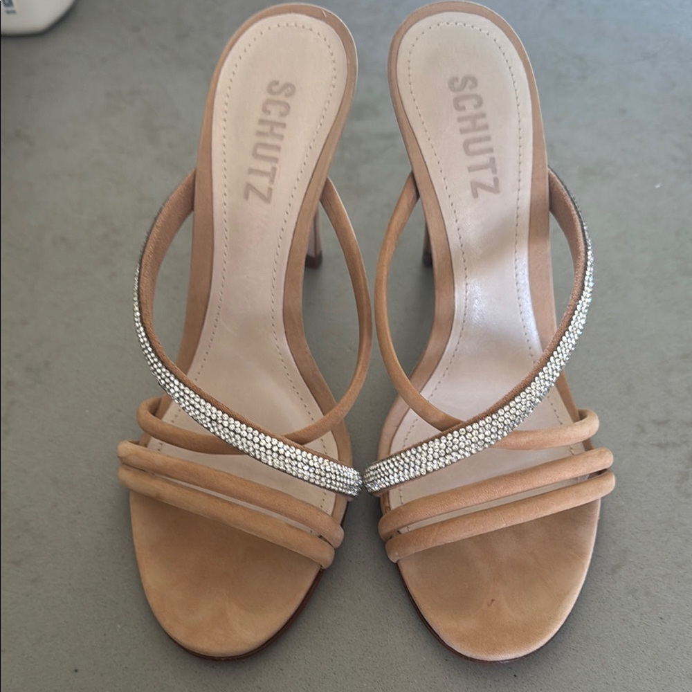 SOLD!! SCHUTZ Tan and Silver Heels